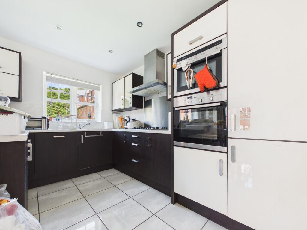 26 Farr Lane, Muxton photo 4
