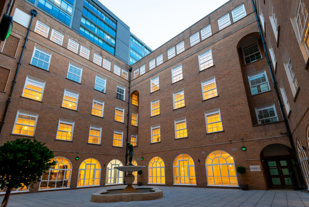 Apartment 4, Fountain Court, Steelhouse Lane, Birmingham B4 6DR photo 3
