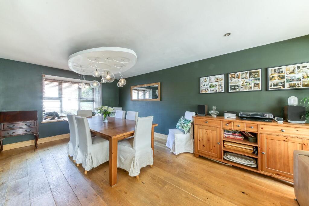 House in Kingston upon Thames - View 4