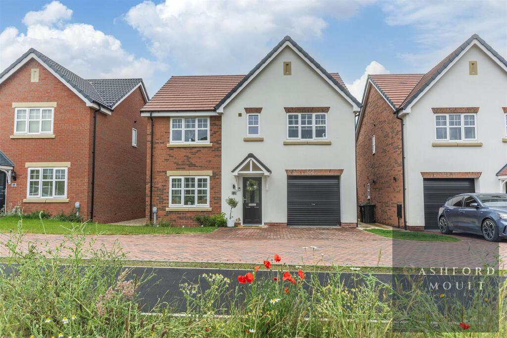 Main image of property: Squirrel Way, Calverton, Nottingham