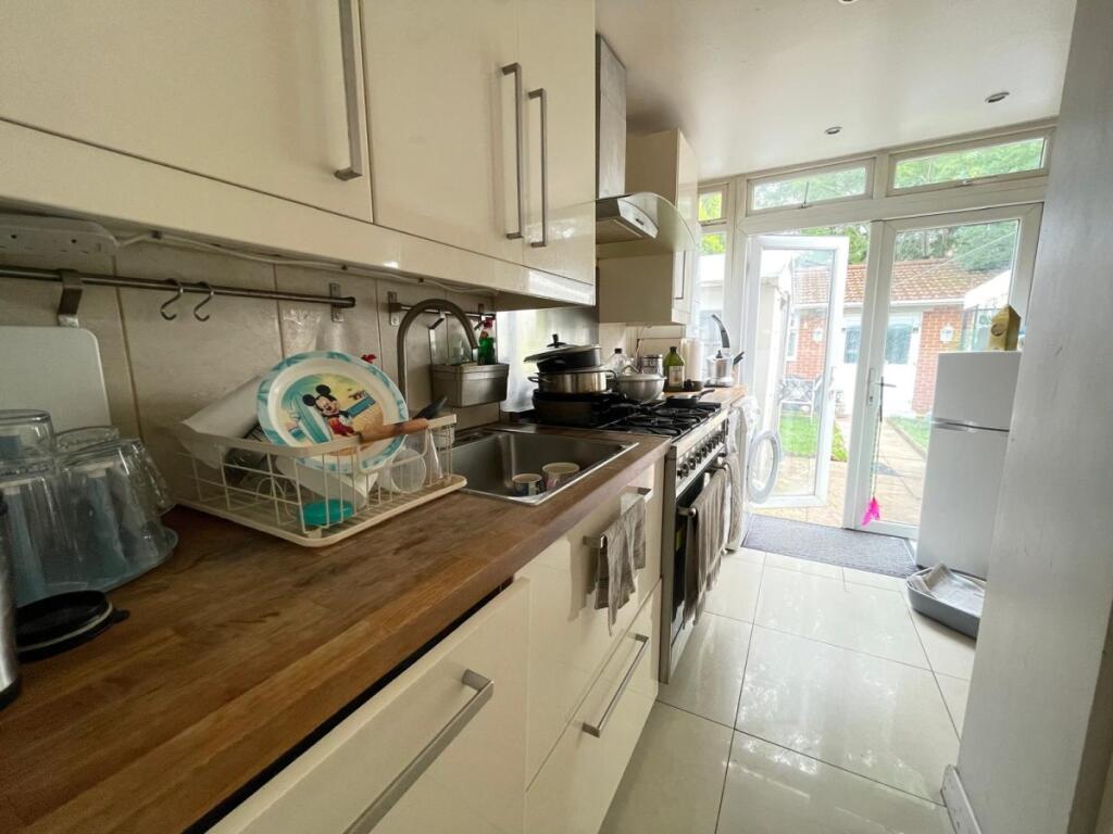 Eastcote Avenue, Greenford - View 4