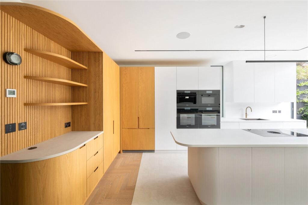 House in London - View 5