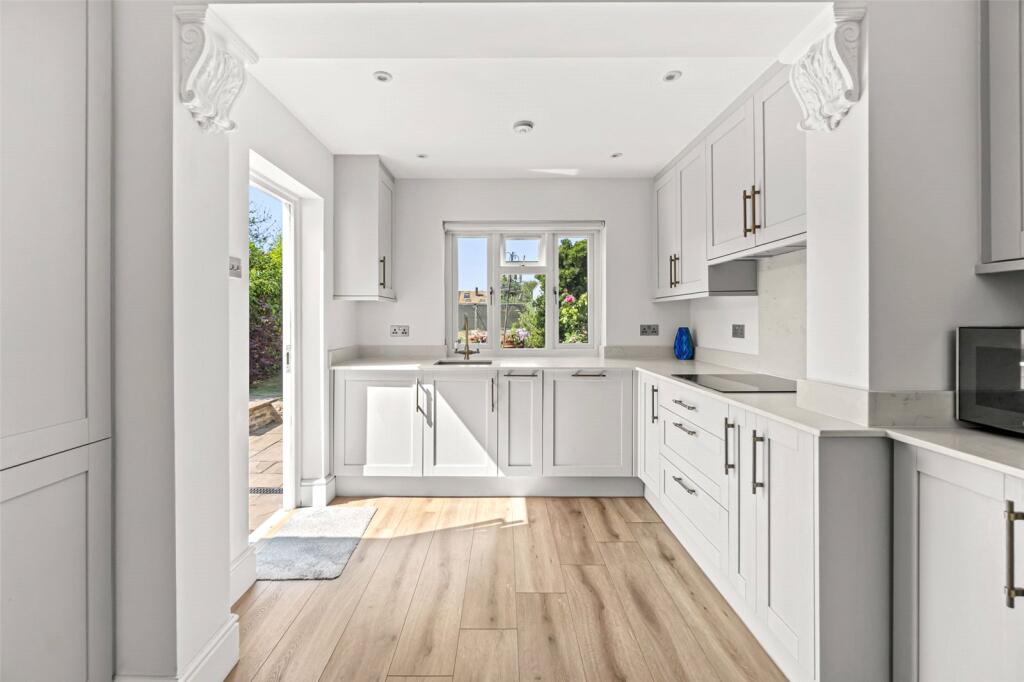 House in Twickenham - View 3