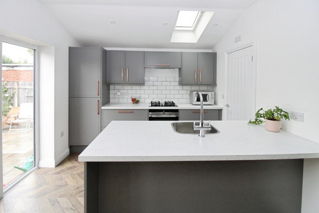 House in Hull - View 4
