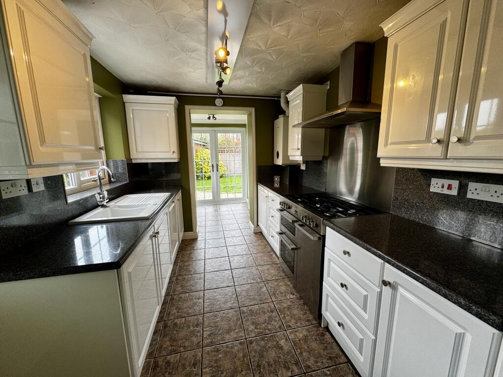 House in East Lindsey, Louth - More