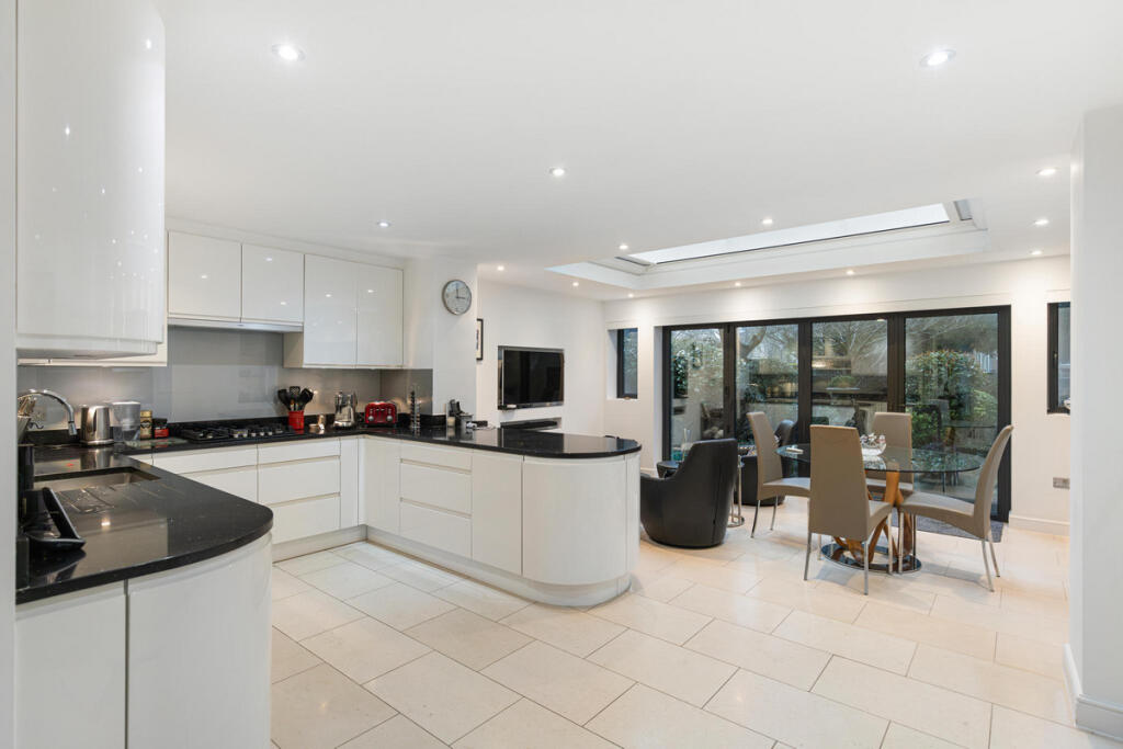 House in London, Somerset Square, Kensington - View 2
