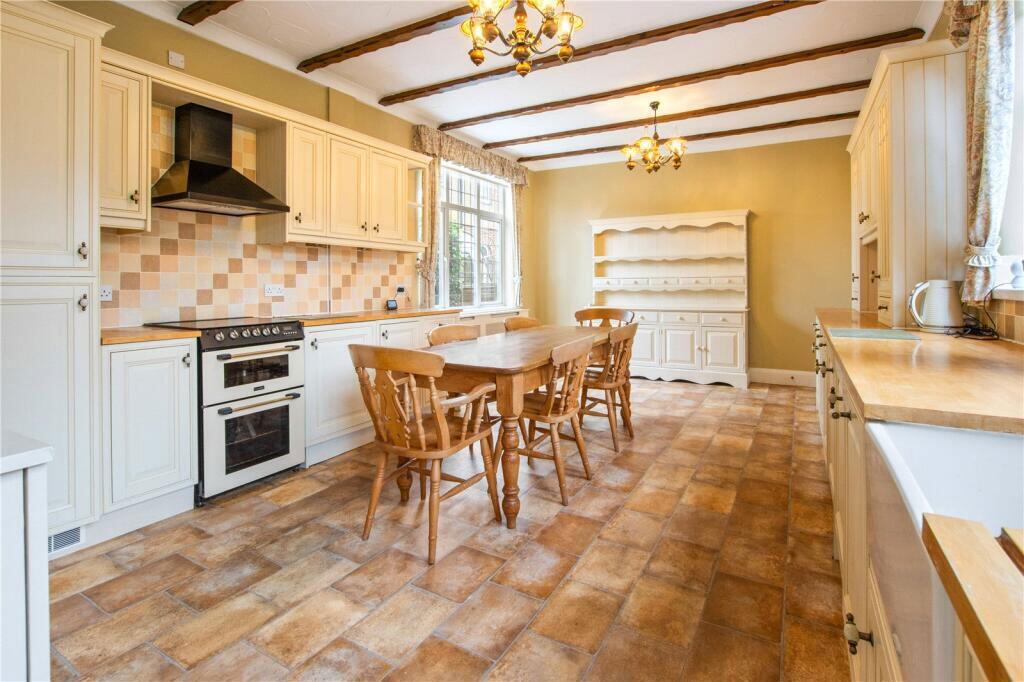 House in Grimsby, Holme Hill - More