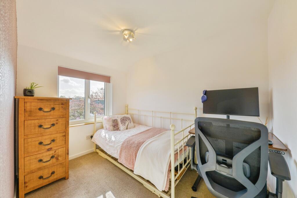 Additional image 18 of Knightsfield, Welwyn Garden City, AL8