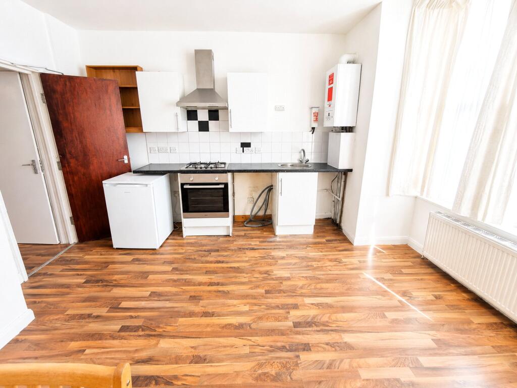 Apartment in London - More
