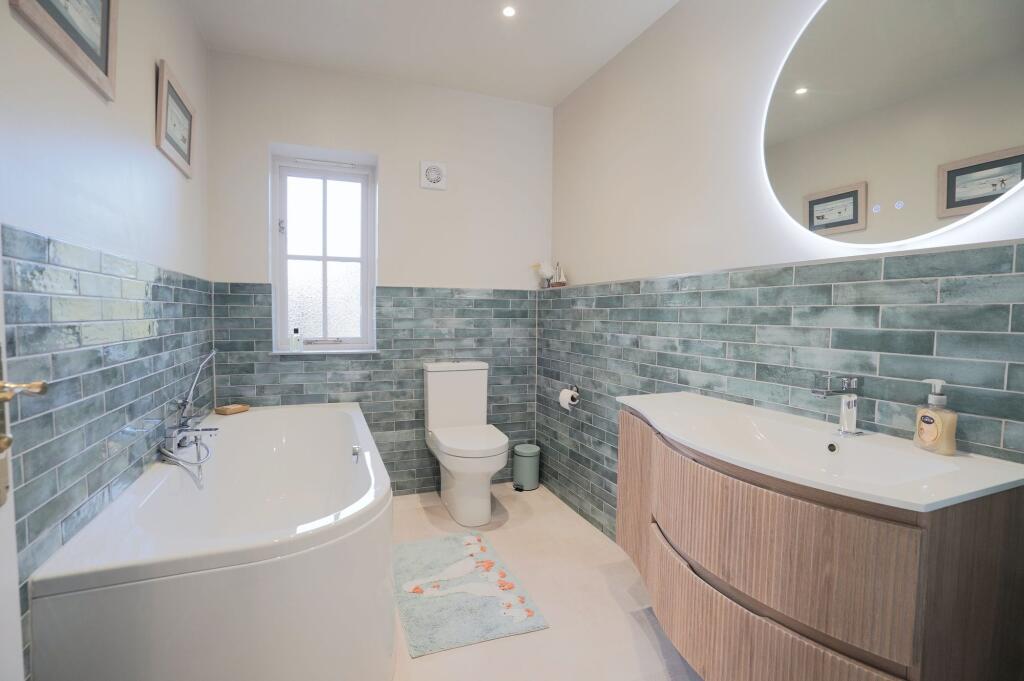 Dovecote Close, Snitterby, DN21 photo 4
