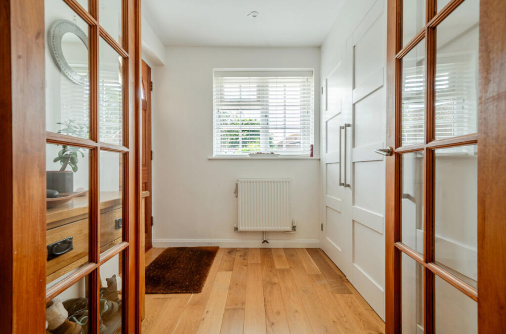 House in Waverley, Crownpits, Godalming - View 5