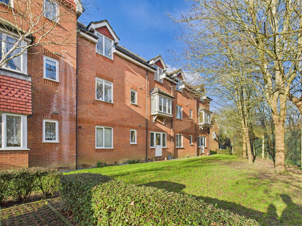 Main image of property: Redoubt Close, Hitchin