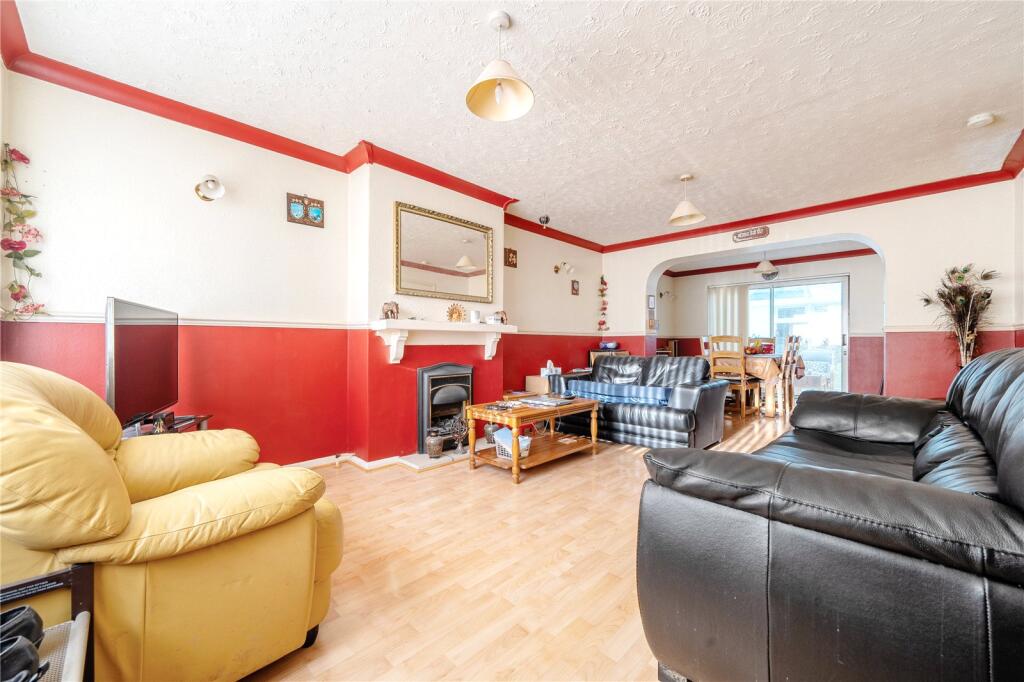 Antrim Road, Woodley, Reading photo 3
