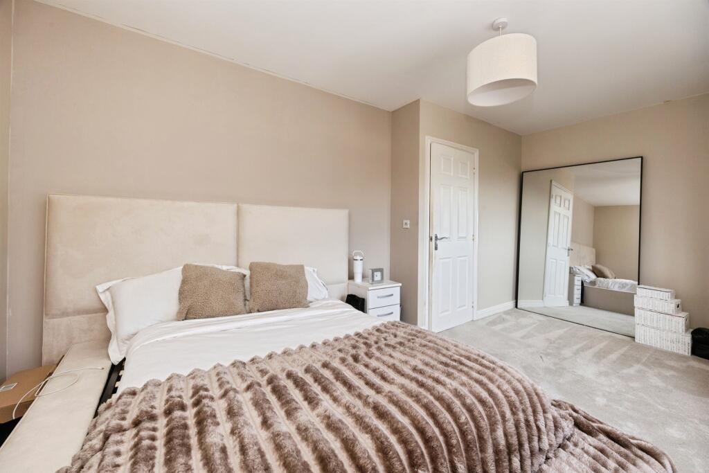 House in Tonbridge - More