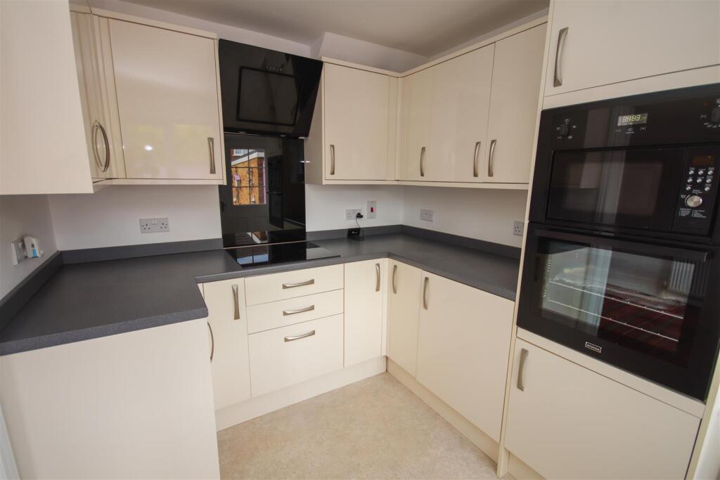 House in Rushden, North Northamptonshire - View 4