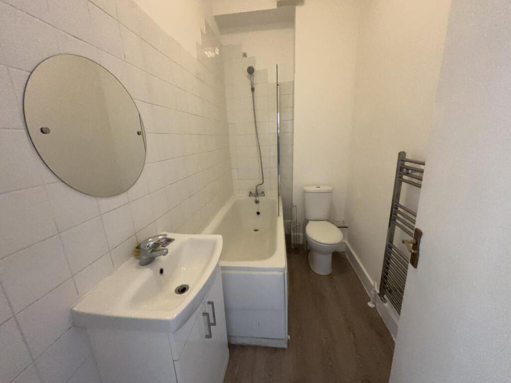 Apartment in Croydon - More