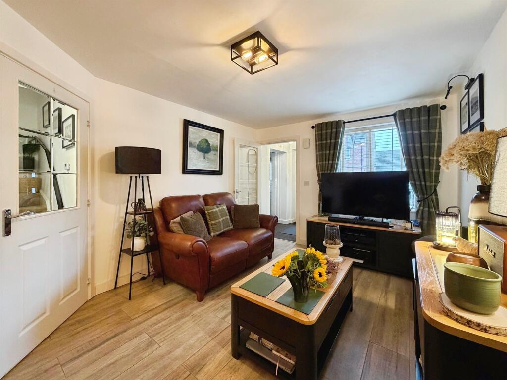 House in Stratford-on-Avon, Wellesbourne CP - View 2