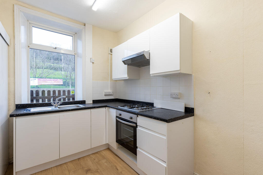 6 Rose Place, Luddendenfoot, HX2 6AZ – pohled 3