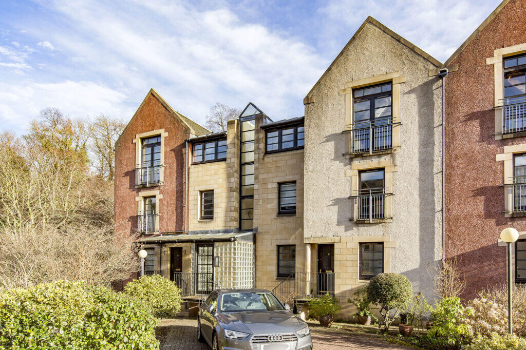 Main image of property: 18/3 Coltbridge Millside, Murrayfield, Edinburgh, EH12 6AP
