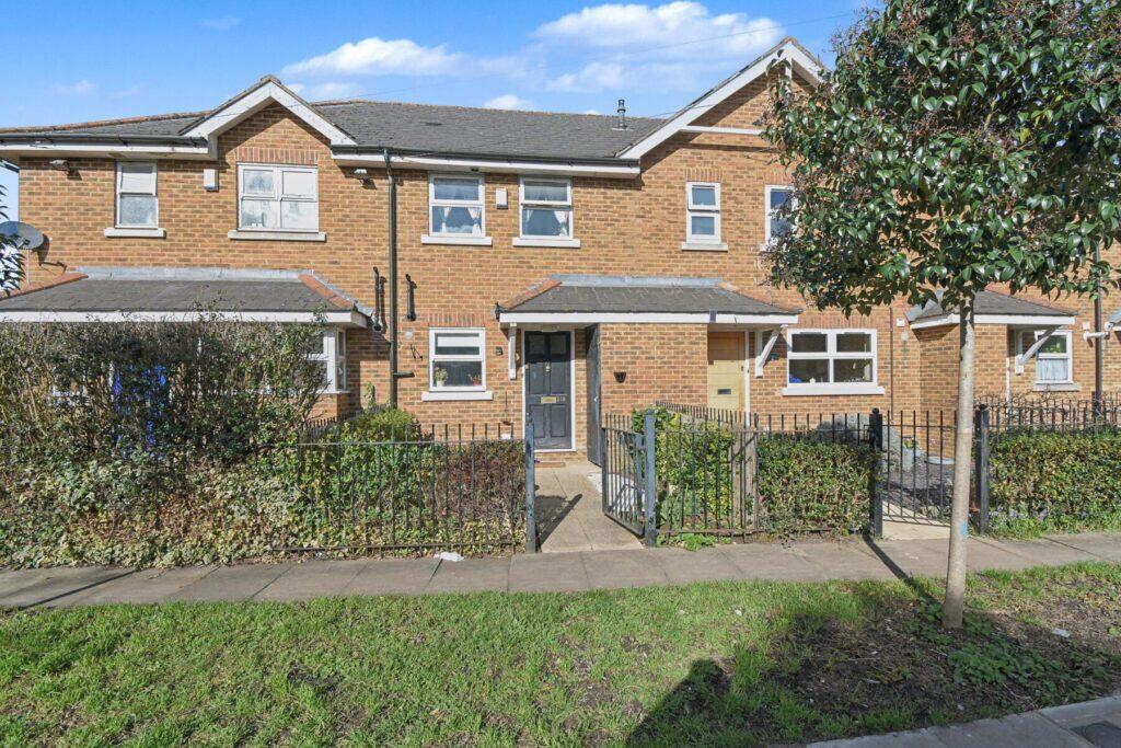 Main image of property: Hanworth Road, Hampton, TW12 3EP