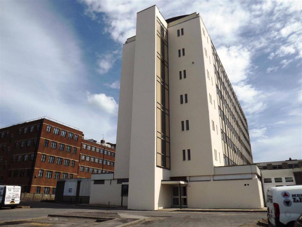 Additional image 4 of Bournemouth Studios, Bills Included