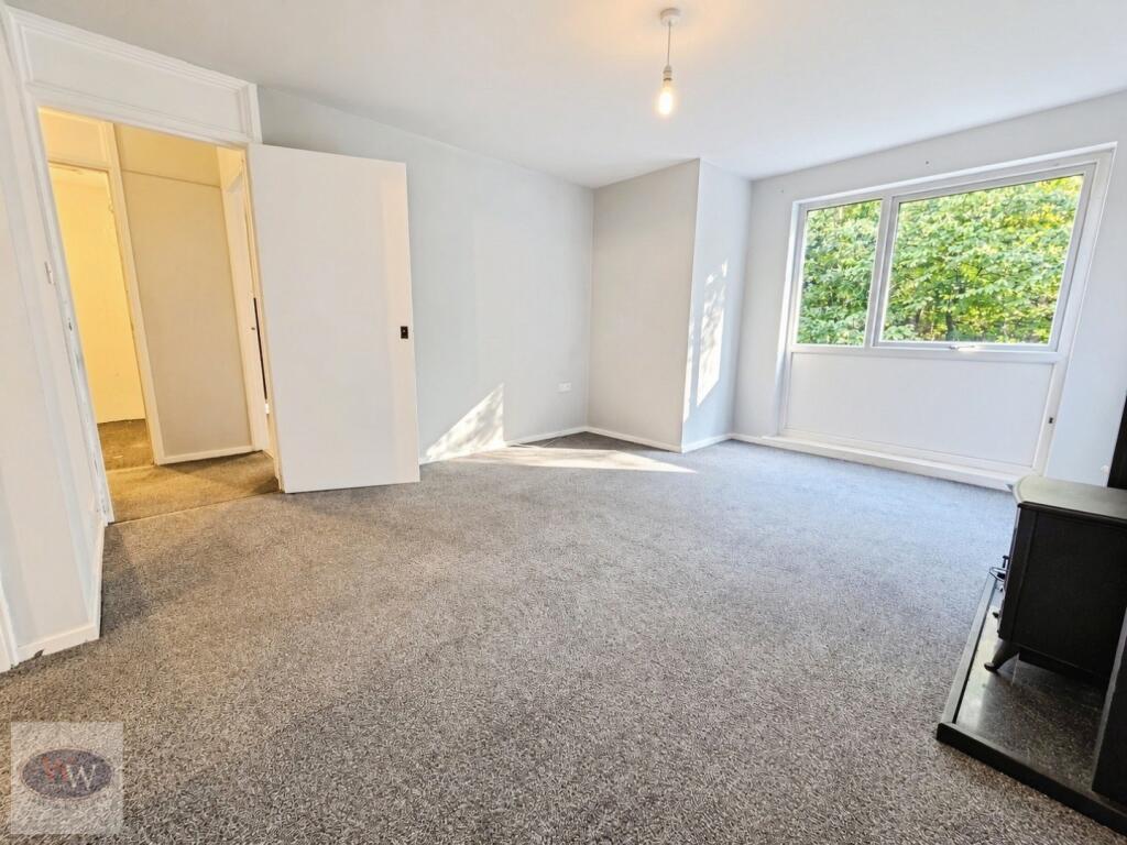 Frizley Gardens, Bradford, BD9 4LZ photo 4