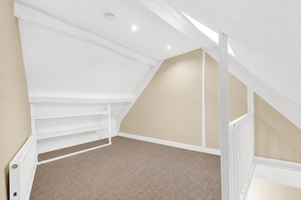 Apartment in Gloucester - More
