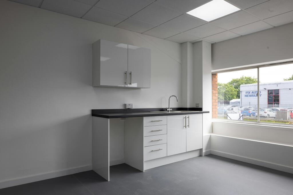 Unit B2 Hambridge Road 22.jpg