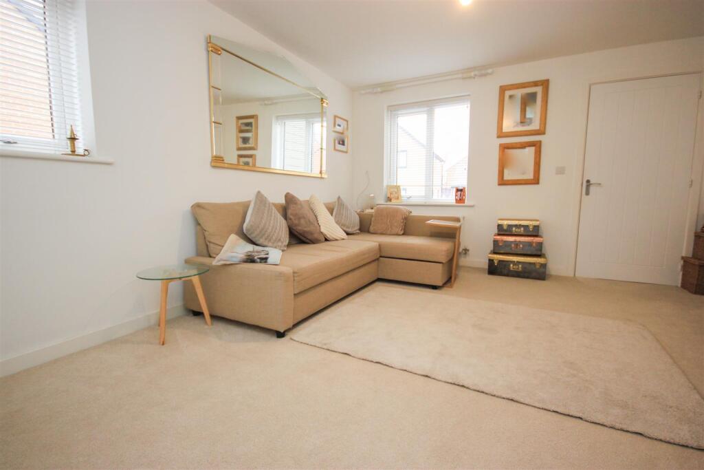 NN8 Gabriel Way, Wellingborough photo 3