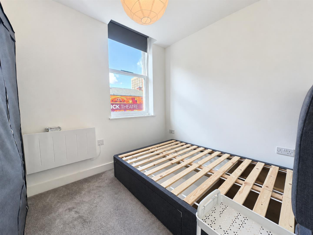 Apartment in Stockport - View 4