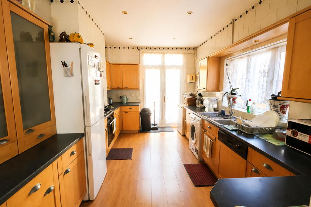 House in London - View 5