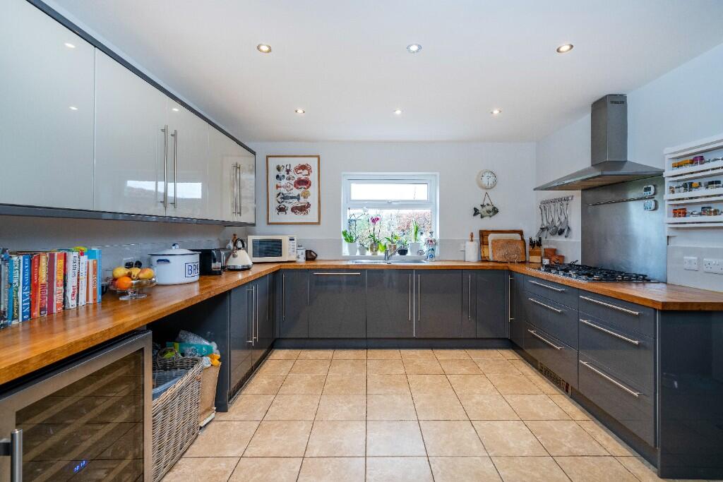 Park Road, Deeping St James, PE6 photo 2