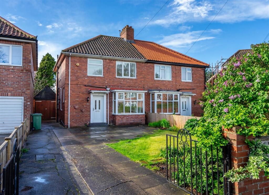 Main image of property: Fellbrook Avenue, Acomb, York, YO26 5PS