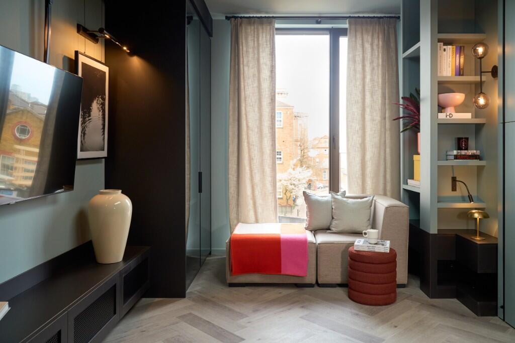 Main image of property: Haydon Way, London, SW11