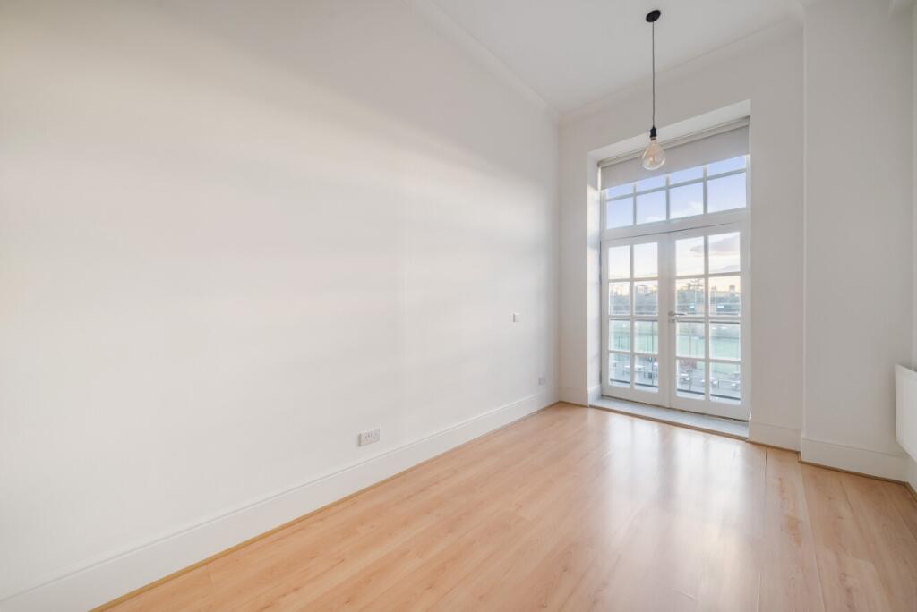 Apartment in London - More
