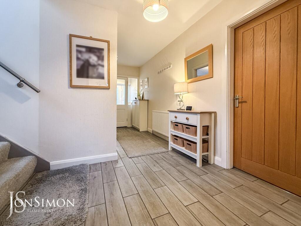 Caernarvon Close, Greenmount, Bury, BL8 photo 4