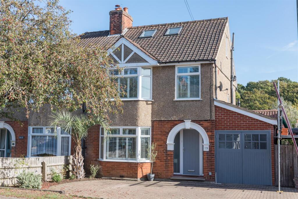 4-bed house on Deben Avenue, Martlesham Heath, Ipswich, £495,000