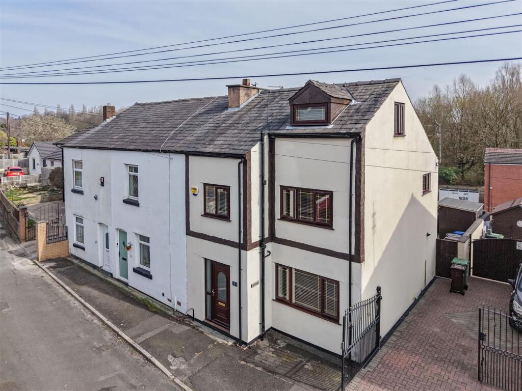 Main image of property: Deansgate, Hindley, Wigan