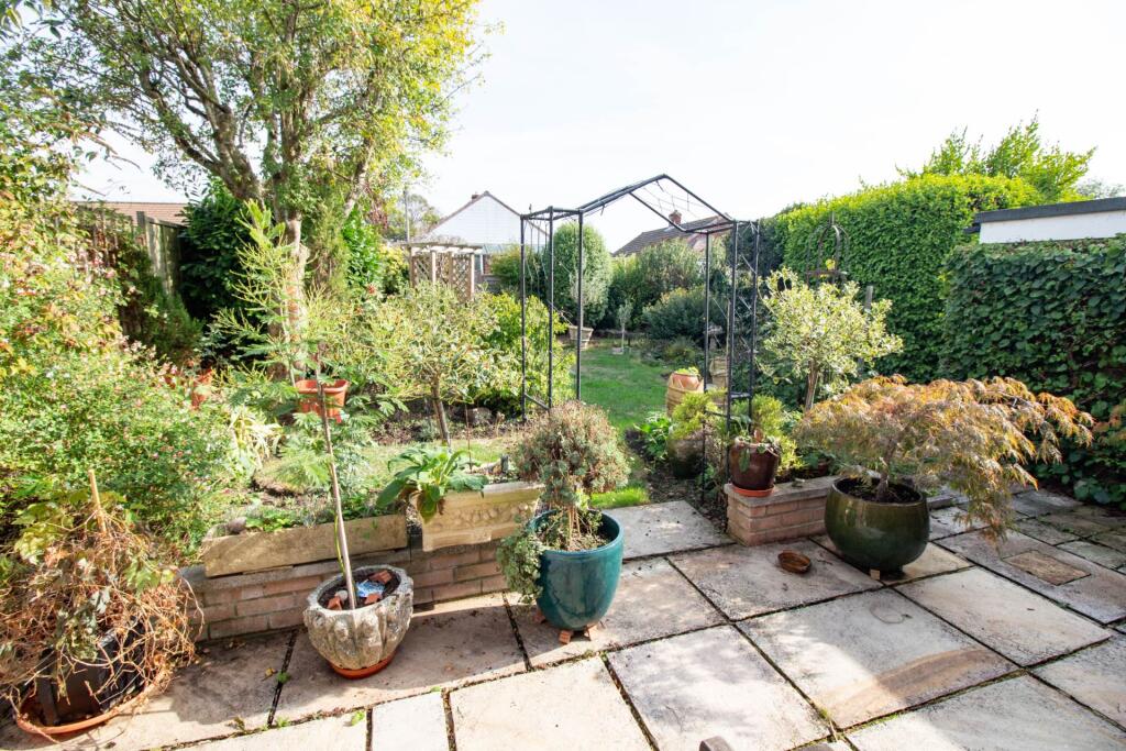 Meadow Road, Frome photo 2
