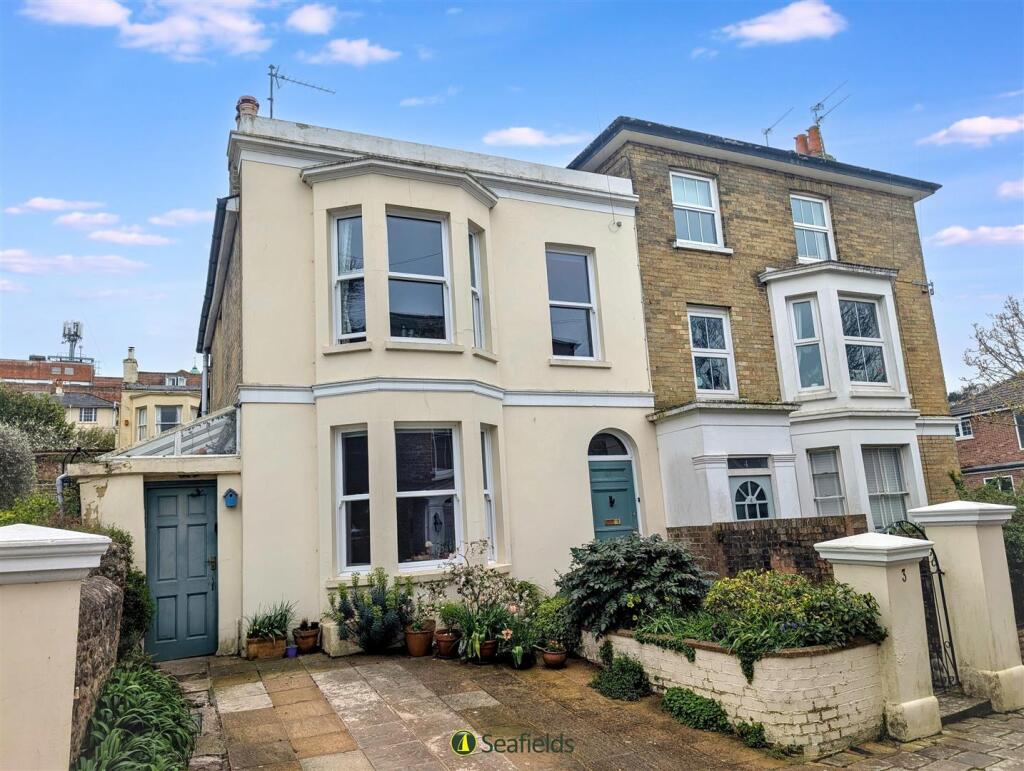 Main image of property: Buckingham Road, Ryde, PO33 2DP