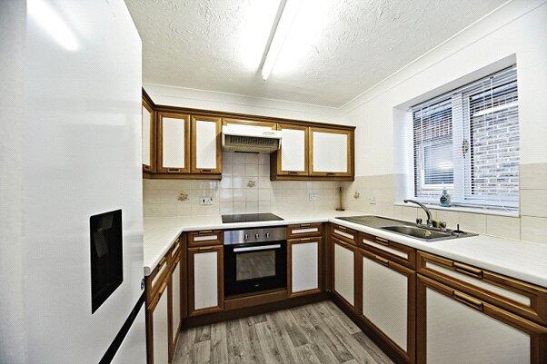 Apartment in Croydon - View 3