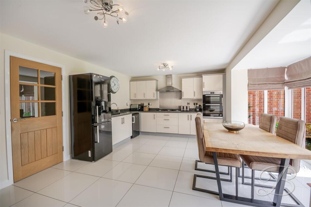 Sanderling Way, Forest Town, Mansfield - View 3