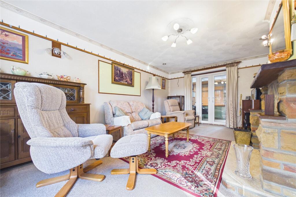House in Reading, Sulhamstead - More