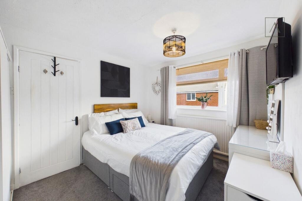 House in Prestatyn - More