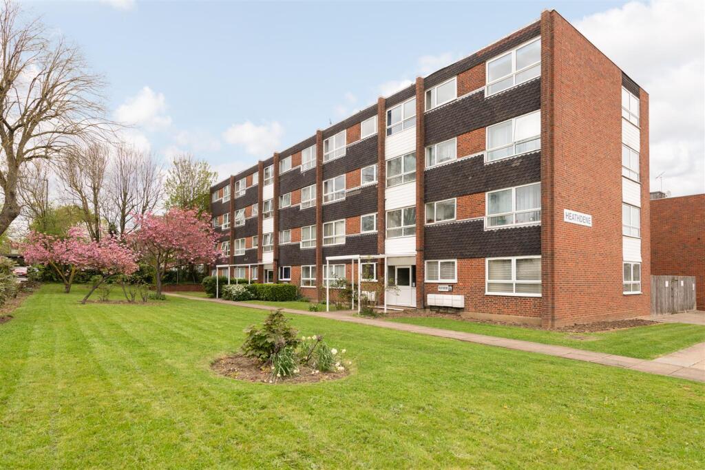 Main image of property: Chase Side, London, N14