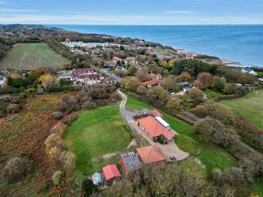 Stunning Coastal Bungalow with Stunning Sea Views & Grounds of Approx 1 Acre (STMS) photo 3