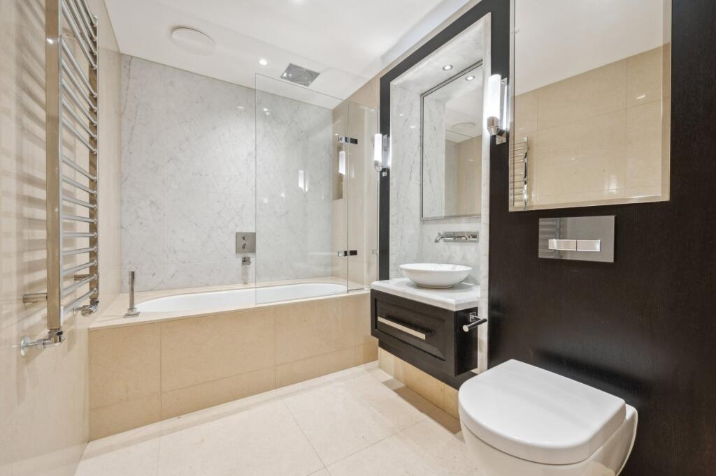 Apartment in London - View 3