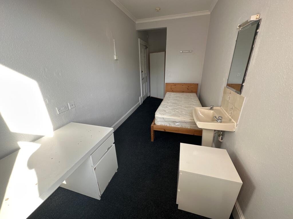 Main image of property: Room 4 Russell Terrace, CV31 1HE