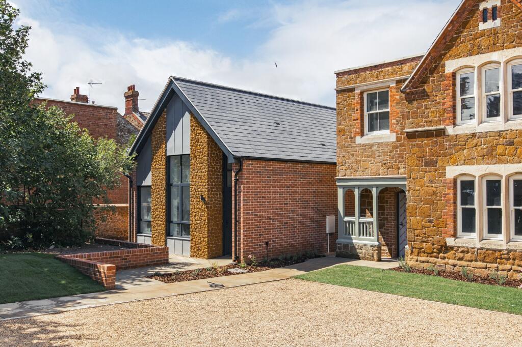 Main image of property: Stylish Detached Home, Walking Distance to Hunstanton Beach