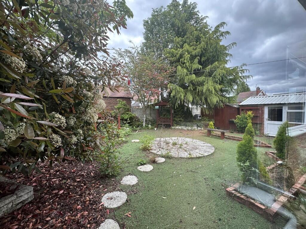 House in Mansfield, Forest Town - View 4